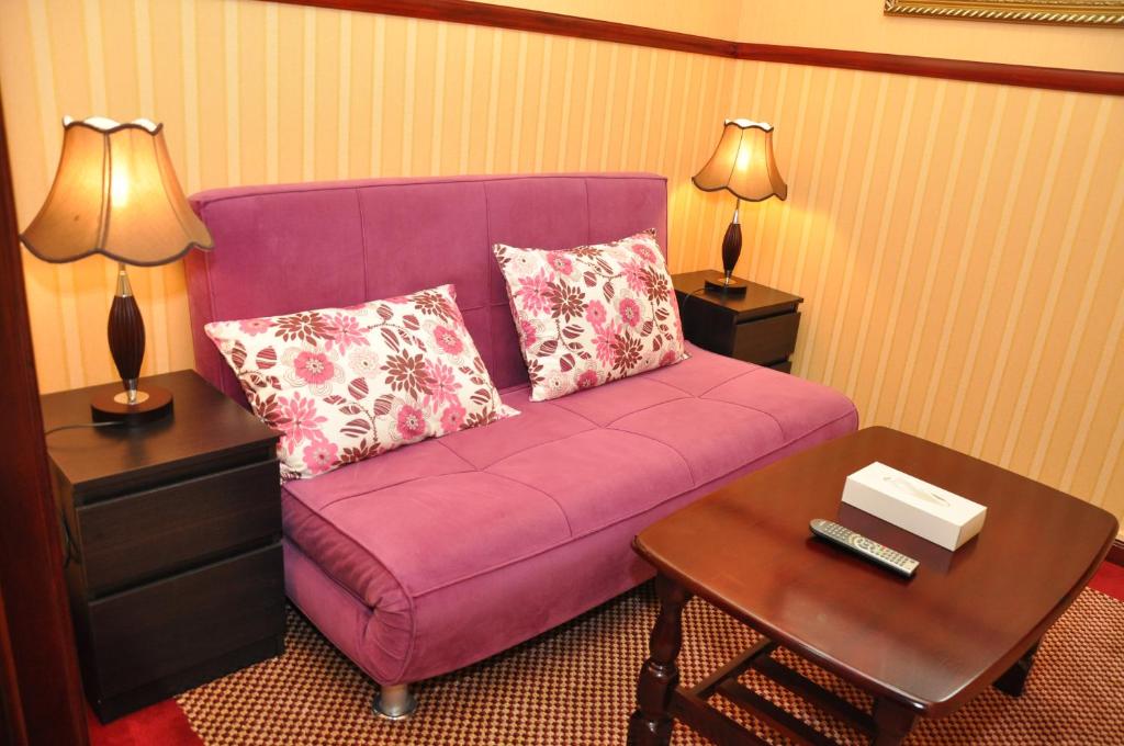 Sofa and side lamps in a suite